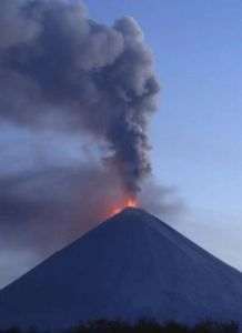 AFP: Guatemala a emis o alertă de ''pericol'' după erupţia vulcanului Fuego